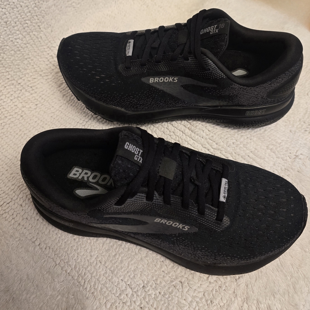 Brooks 16 GTX Black Ghost Athletic Shoes Women's Size 9
